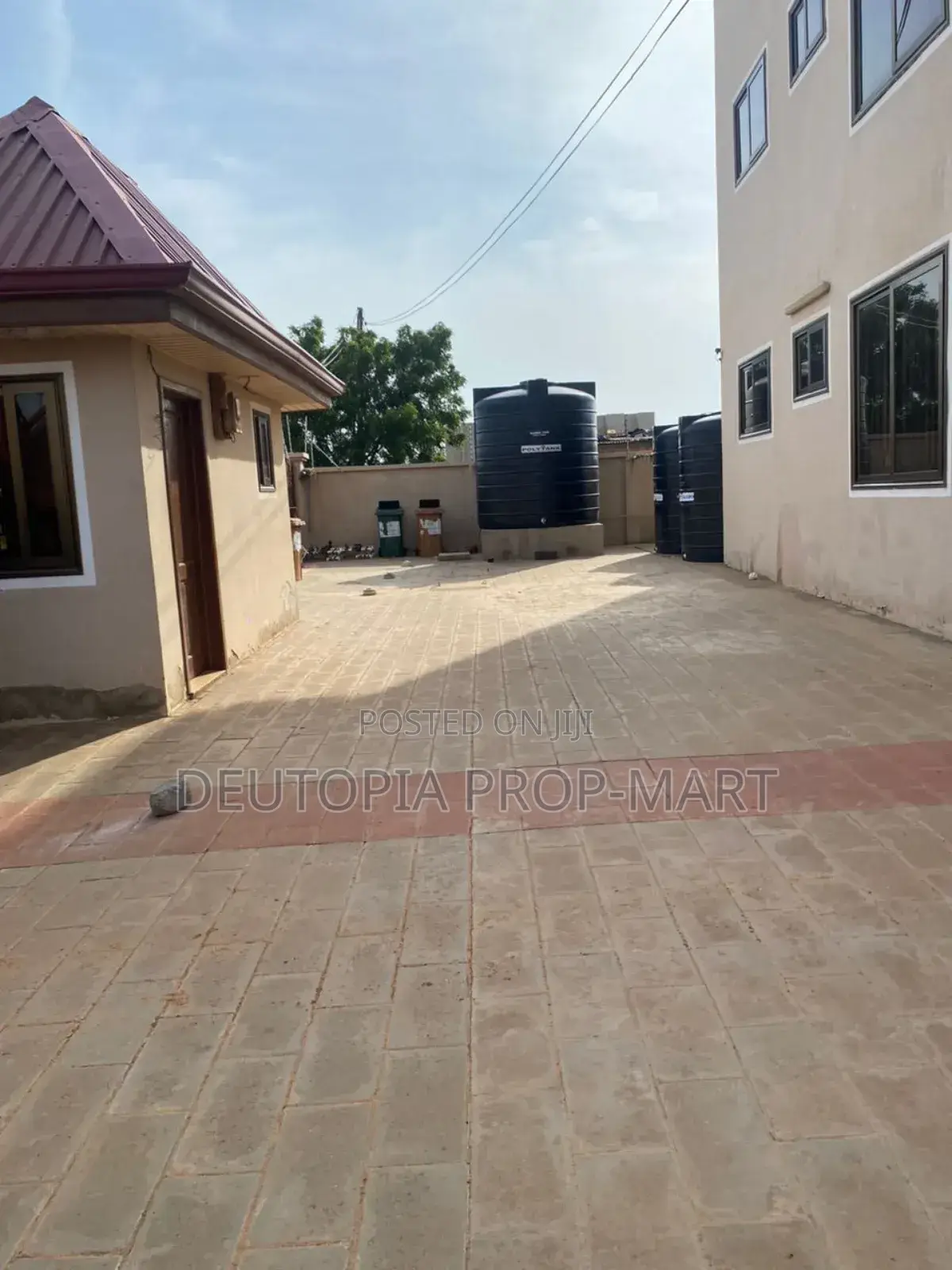 2bdrm Apartment in Palace Mall, Tema Metropolitan for rent