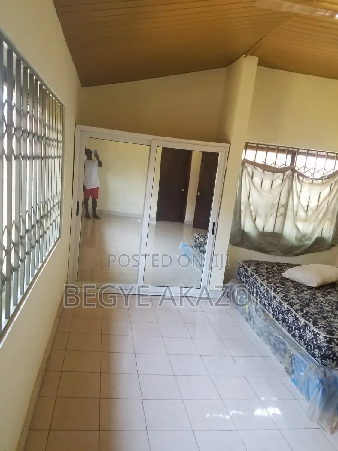 5bdrm House in West Hills Mall for sale