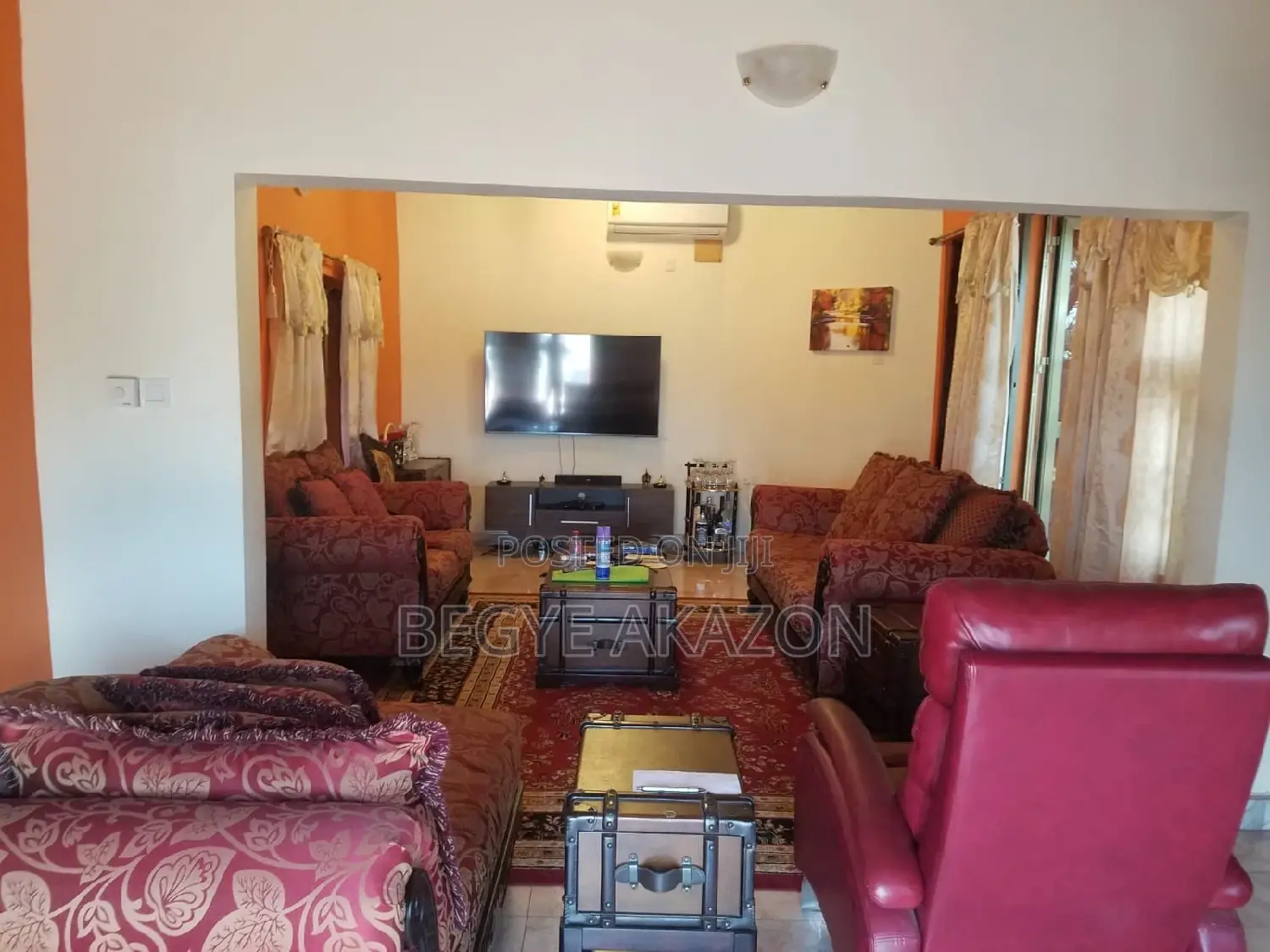 5bdrm House in West Hills Mall for sale