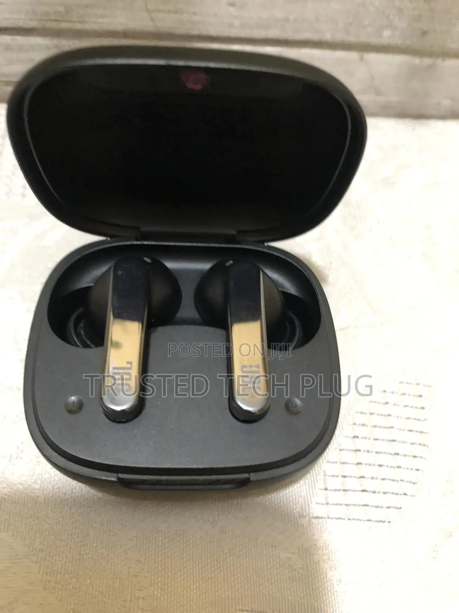 Preowned JBL Earbuds From America in Stock