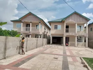 5bdrm Duplex in Dr Roko, Ashomang Estate for rent