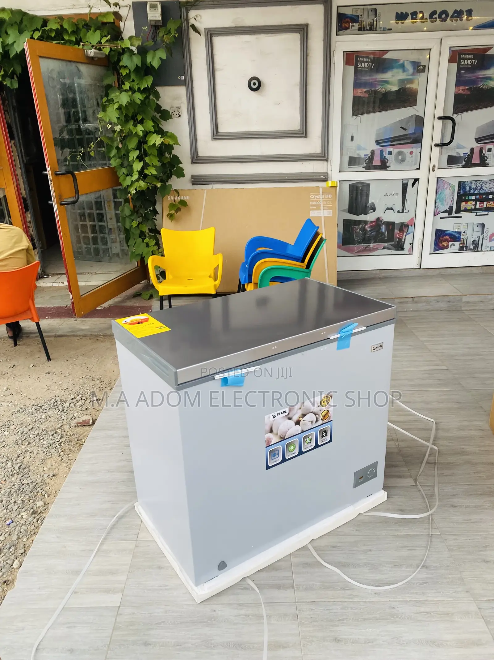 Quality Pearl PCF 240, 200L Single Door Electric Freezer.