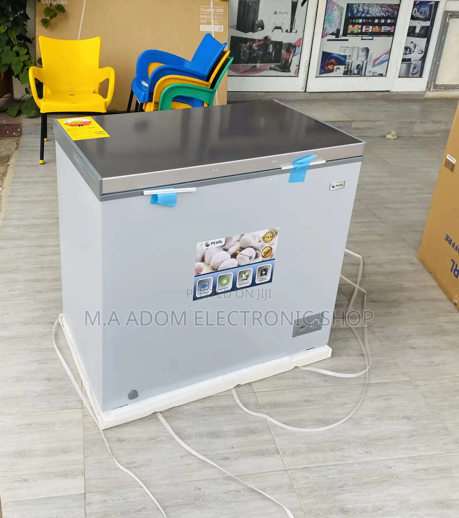 Pearl PCF-240 Single Door Chest Freezer(200L).