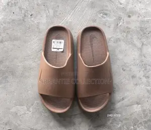 Nike Calm Slides