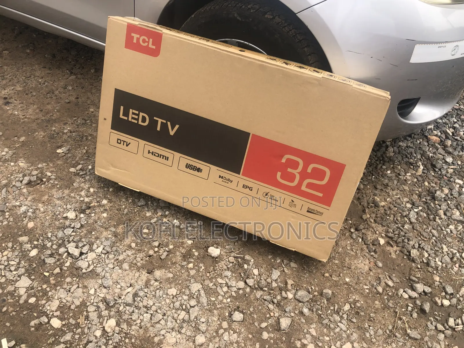 Enhanced Image TCL 32′′ FHD Digital Satellite TV 32D3200