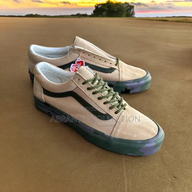 Vans Old Skool Sneaker in Dansoman Shoes, Abrantie Collection