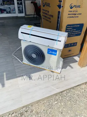 Split Type Midea 1.5hp R410 Gas Air Conditioner.