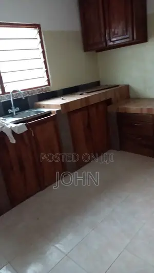 5bdrm House in Survivorestates, Old Barrier for sale