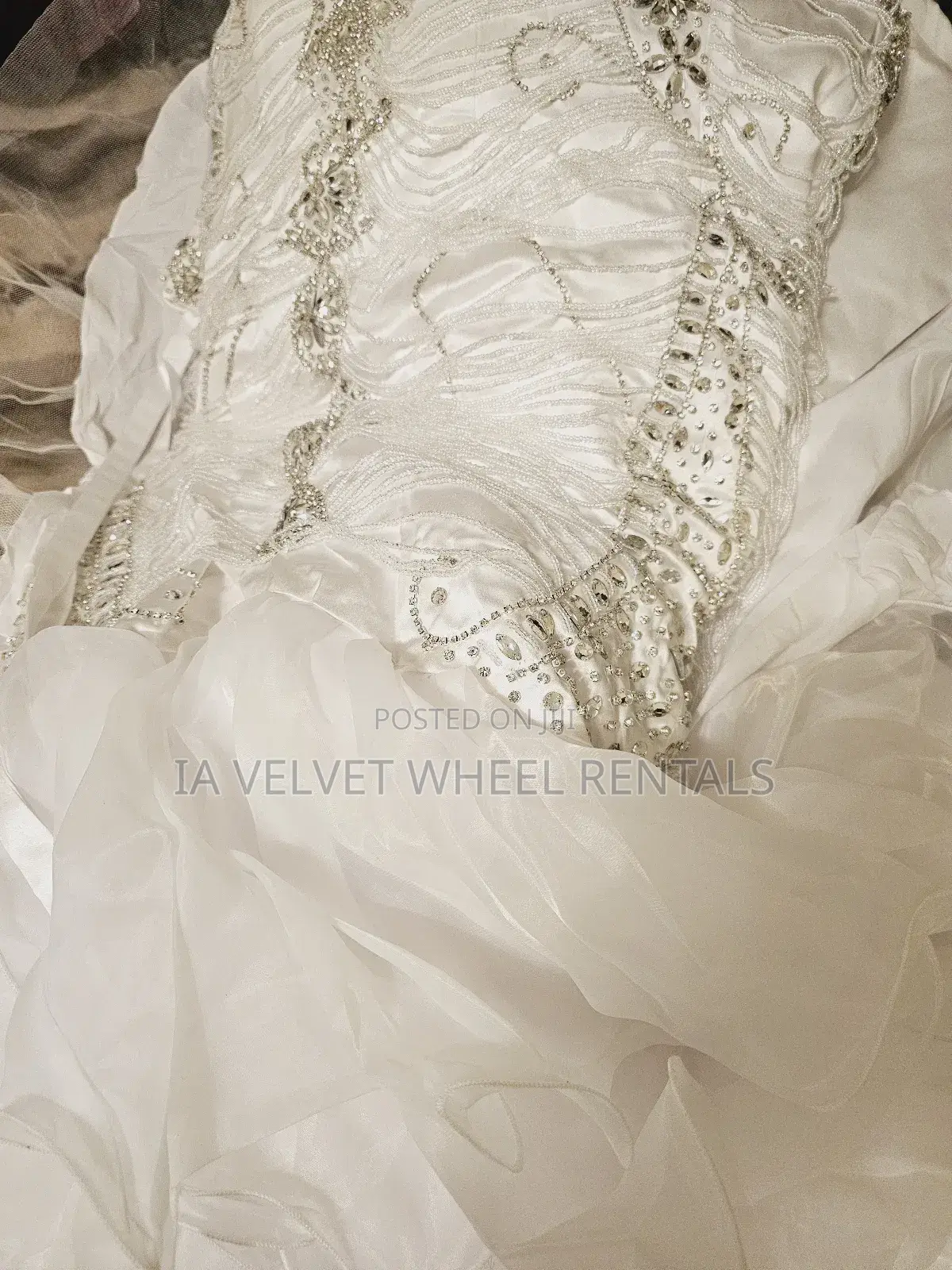 Luxury Crystal Wedding Gown Lace. Straight From Usa.