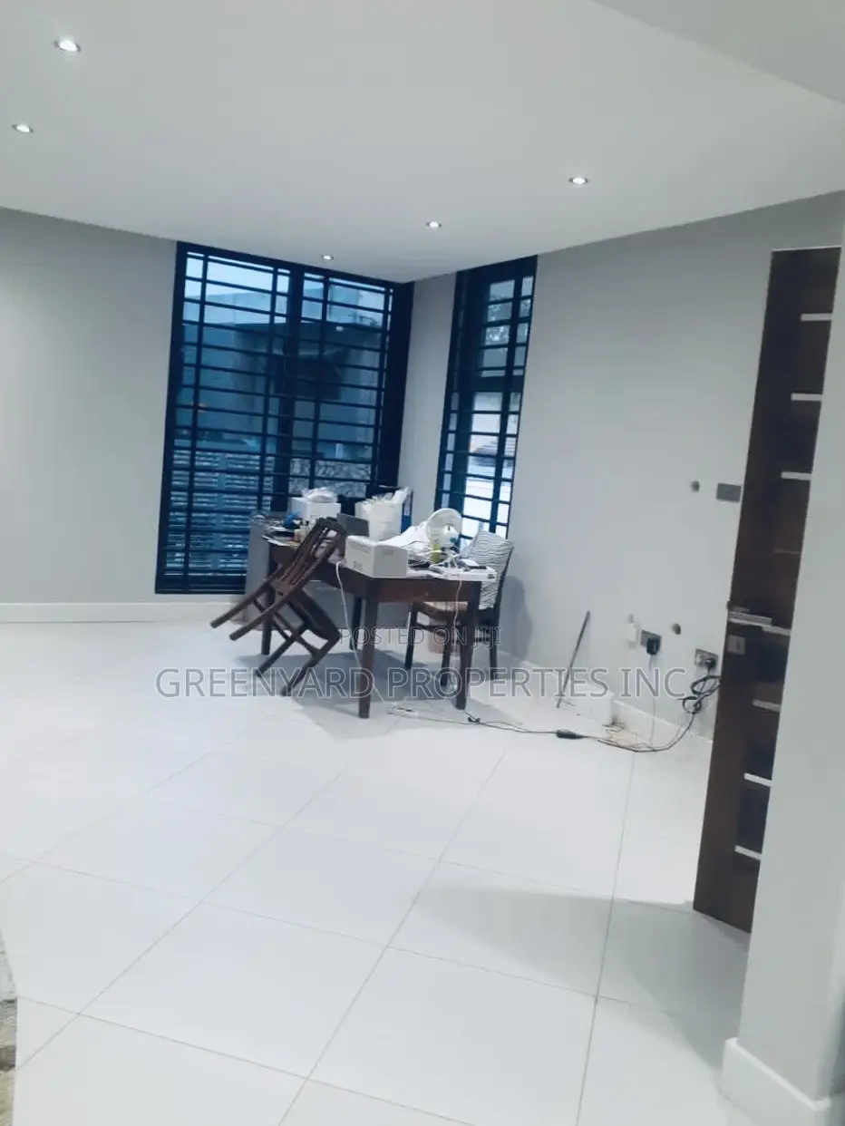 4bdrm Penthouse in Airport Residential for sale