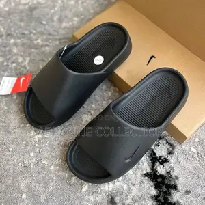 Nike Calm Slides