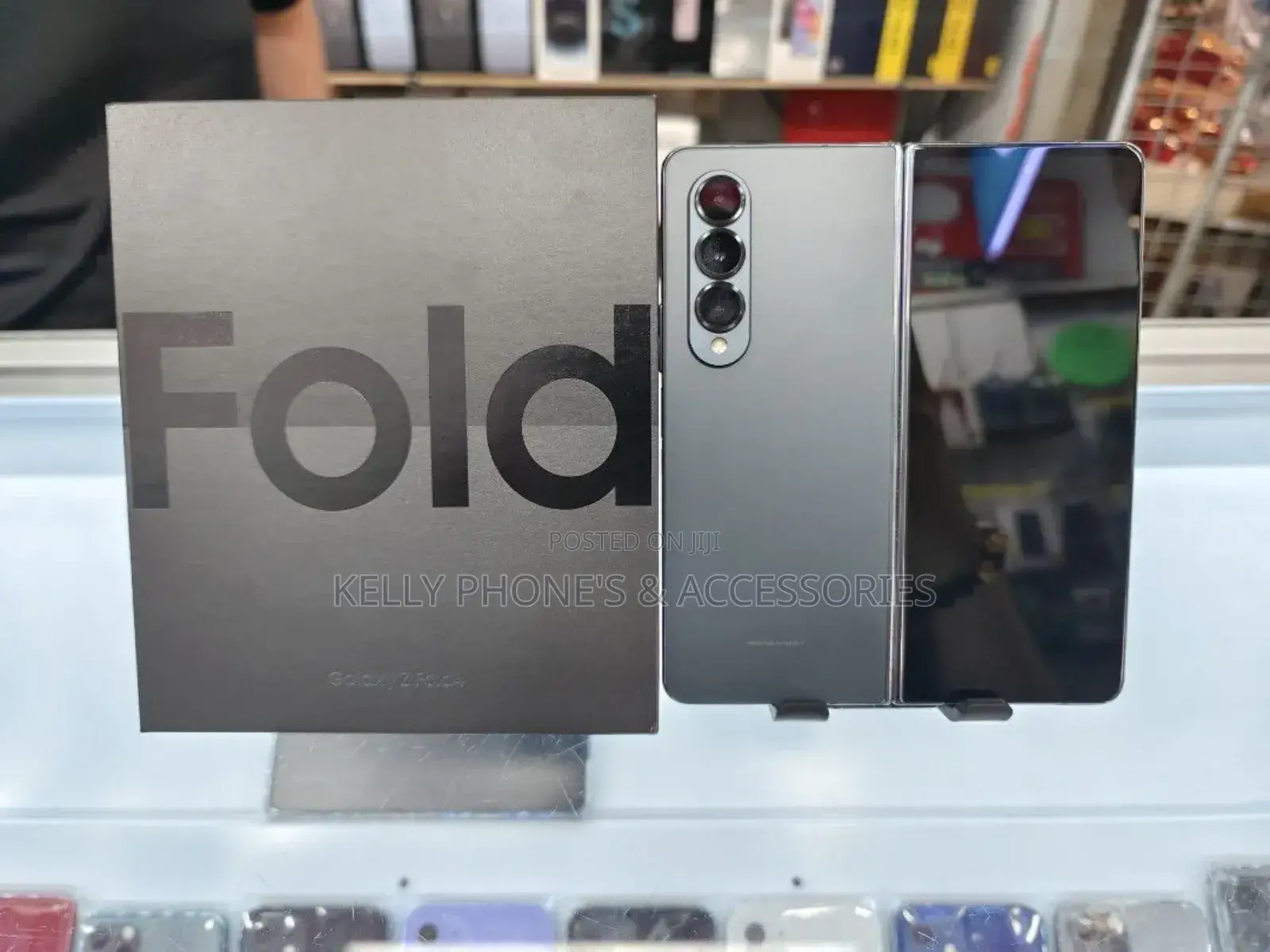 New Samsung Galaxy Z Flip4 256 GB
