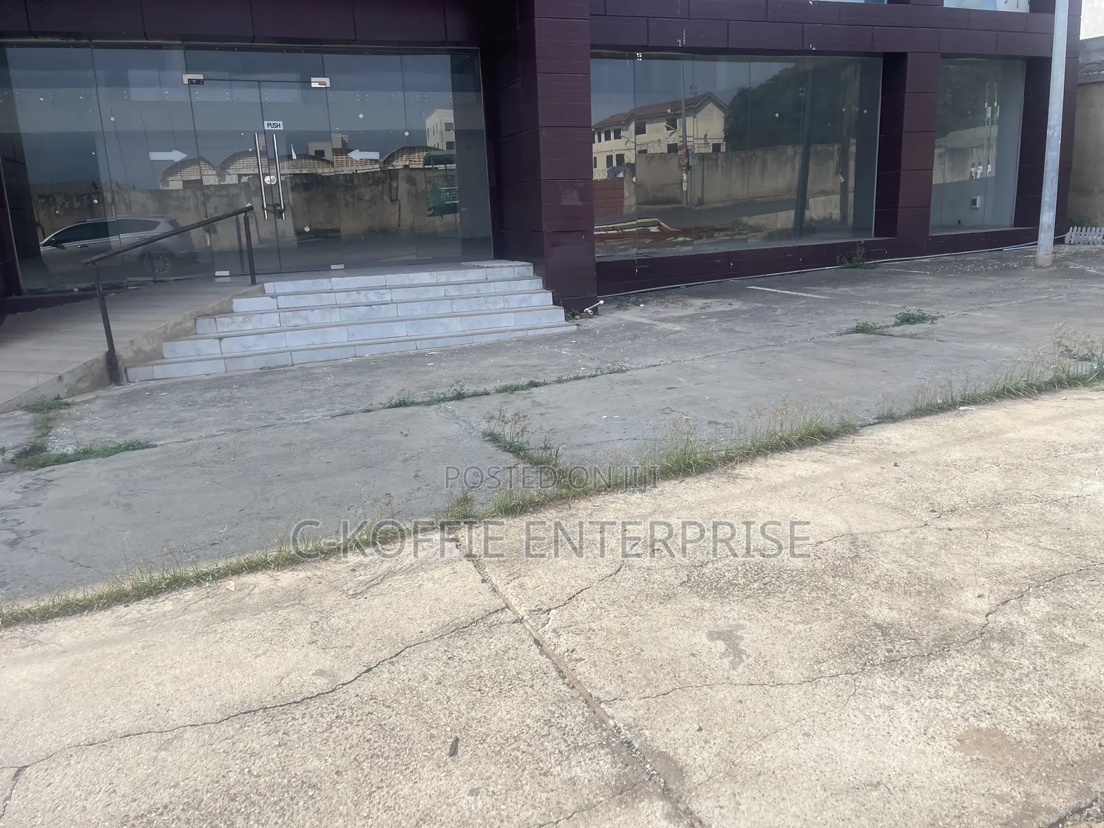 Showroom and Warehouse at Spintex