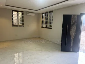 2bdrm Townhouse / Terrace in UPSA Area for rent