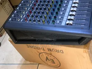 Yamaha KPG-8806 6-Channel Powered Mixer