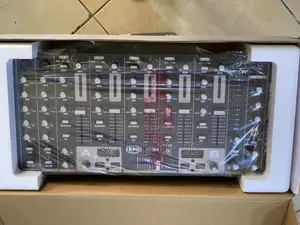 Behringer Pro Mixer VMX1000USB 5-Channel DJ Mixer
