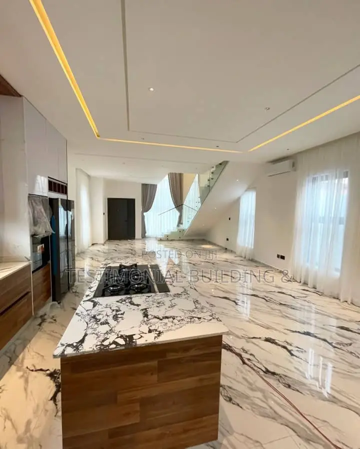 4bdrm House in Testimonial Building, School Junction for sale