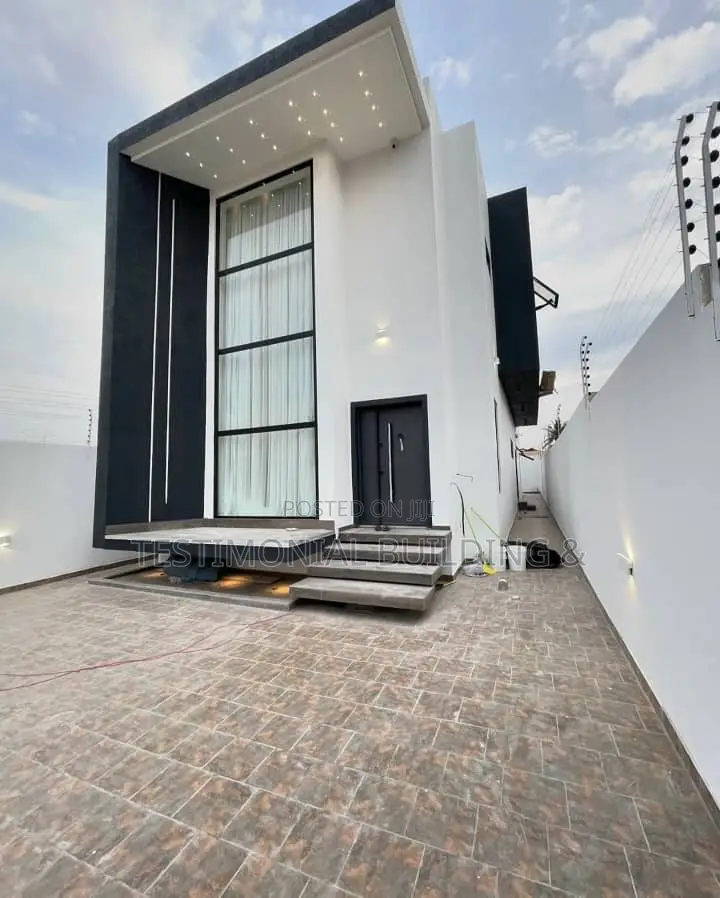 4bdrm House in Testimonial Building, School Junction for sale