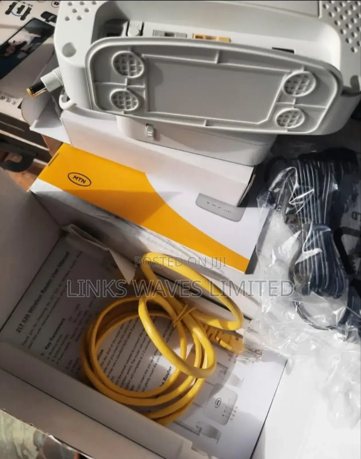 S20 Cat 4 Universal Router With Power Bank