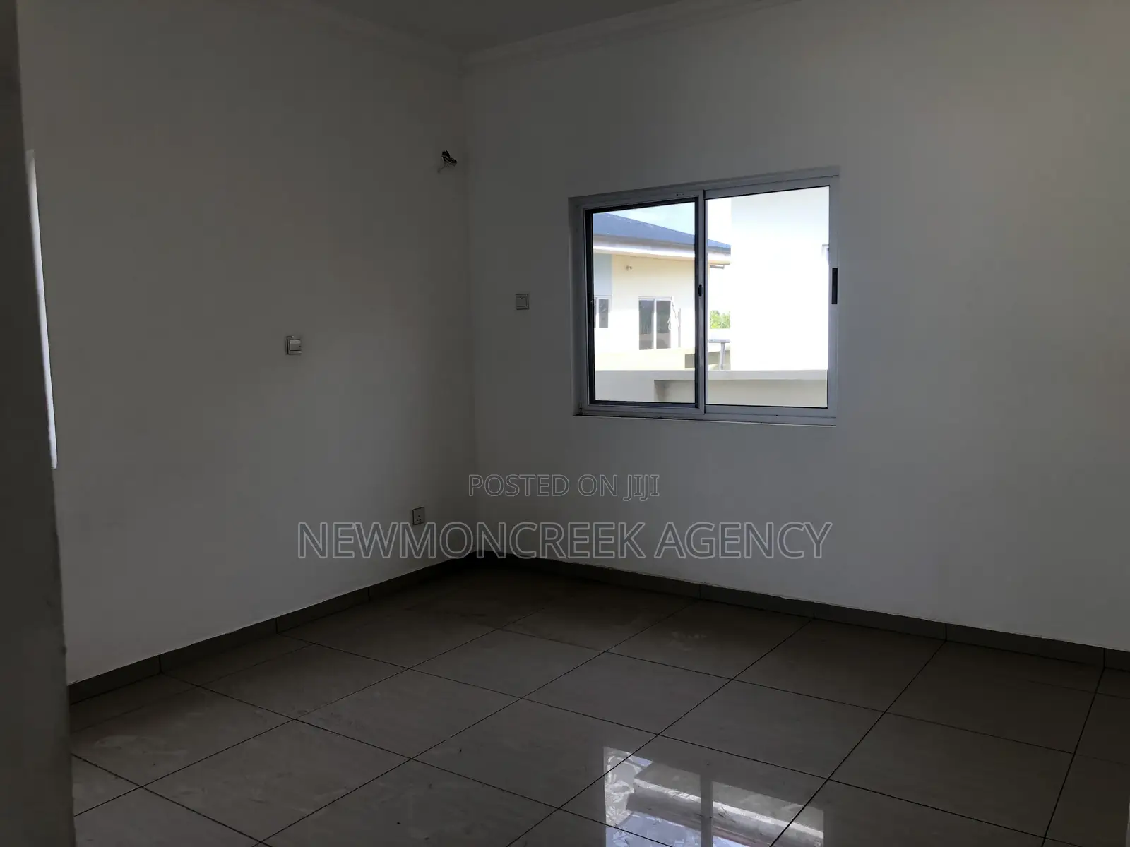 3bdrm Bungalow in Gated Est.Oyibi. for sale