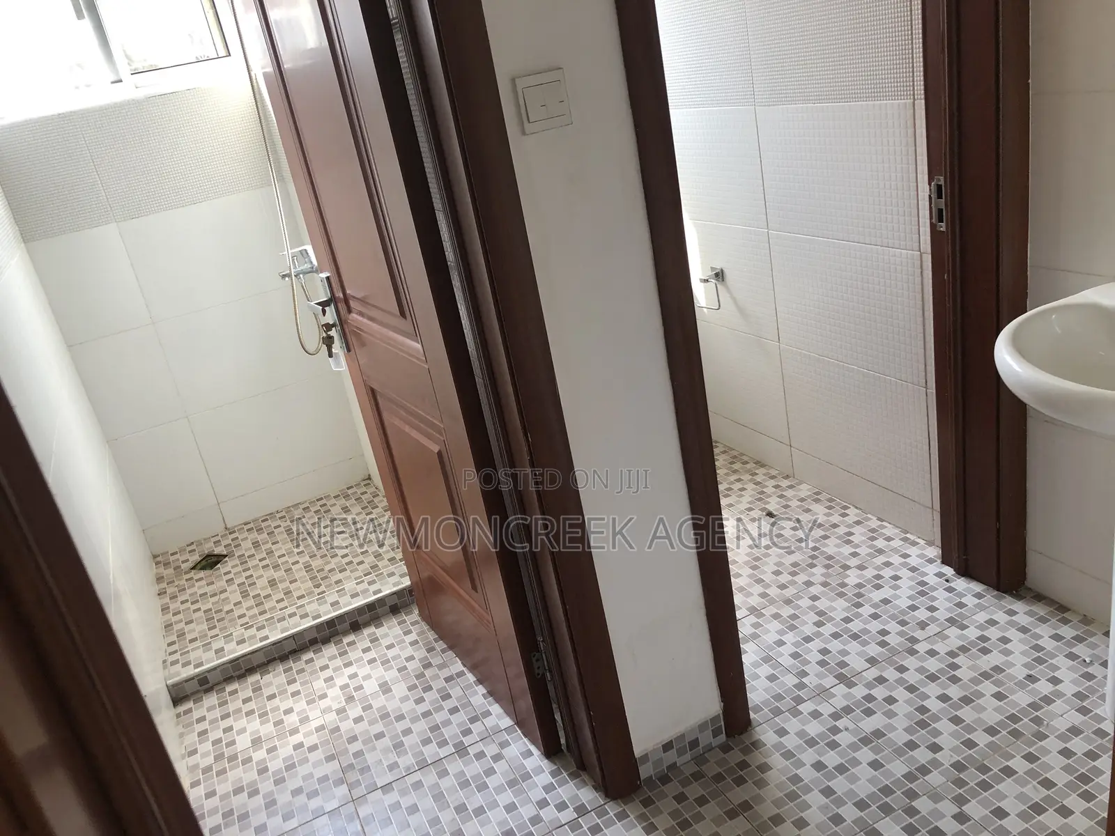 3bdrm Bungalow in Gated Est.Oyibi. for sale