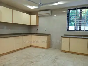 4bdrm Duplex in Adenta Ssnit Flats, Accra Metropolitan for sale