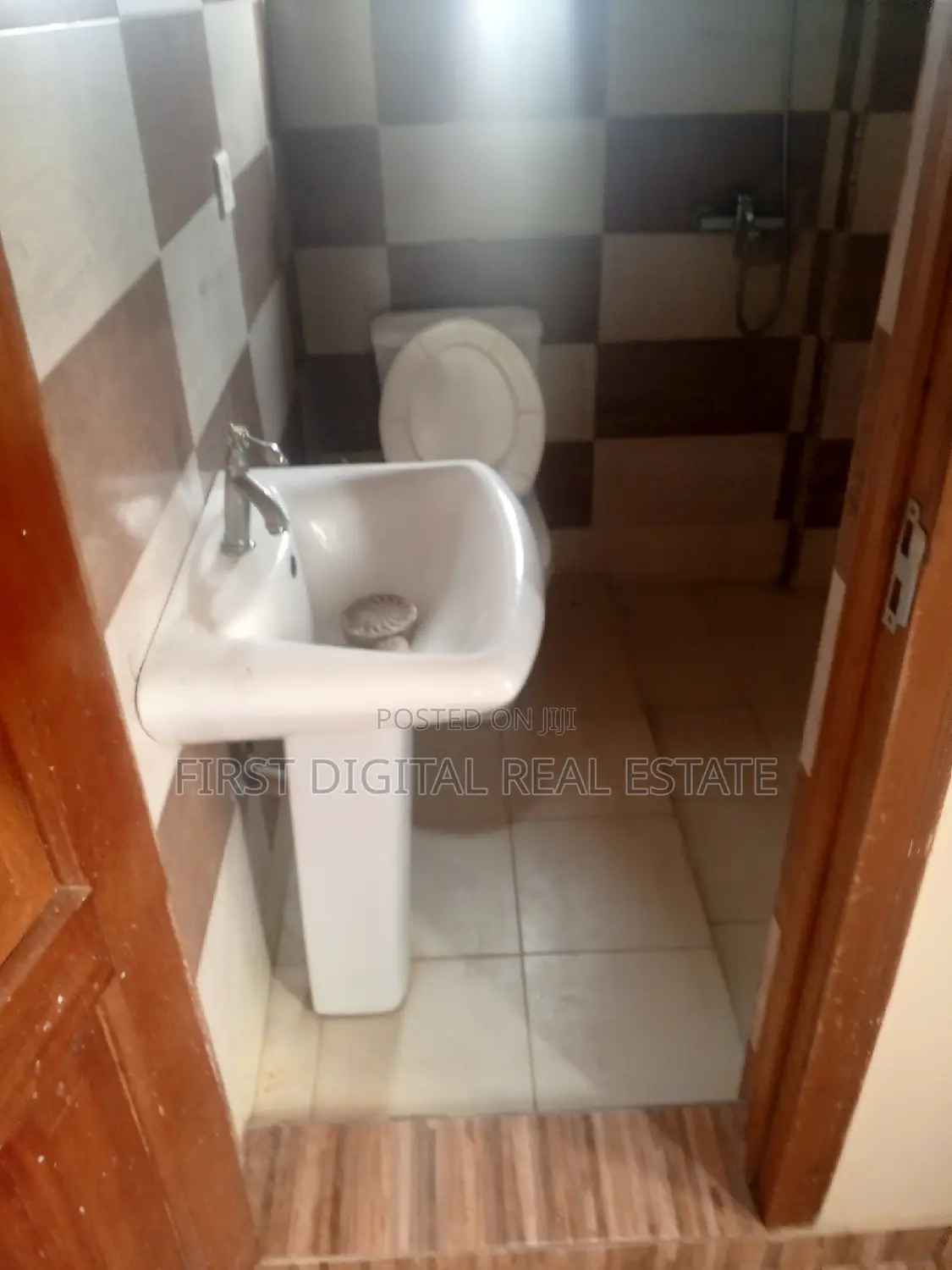Chamber and Hall Self Contain for Rent in Kasoa Adade