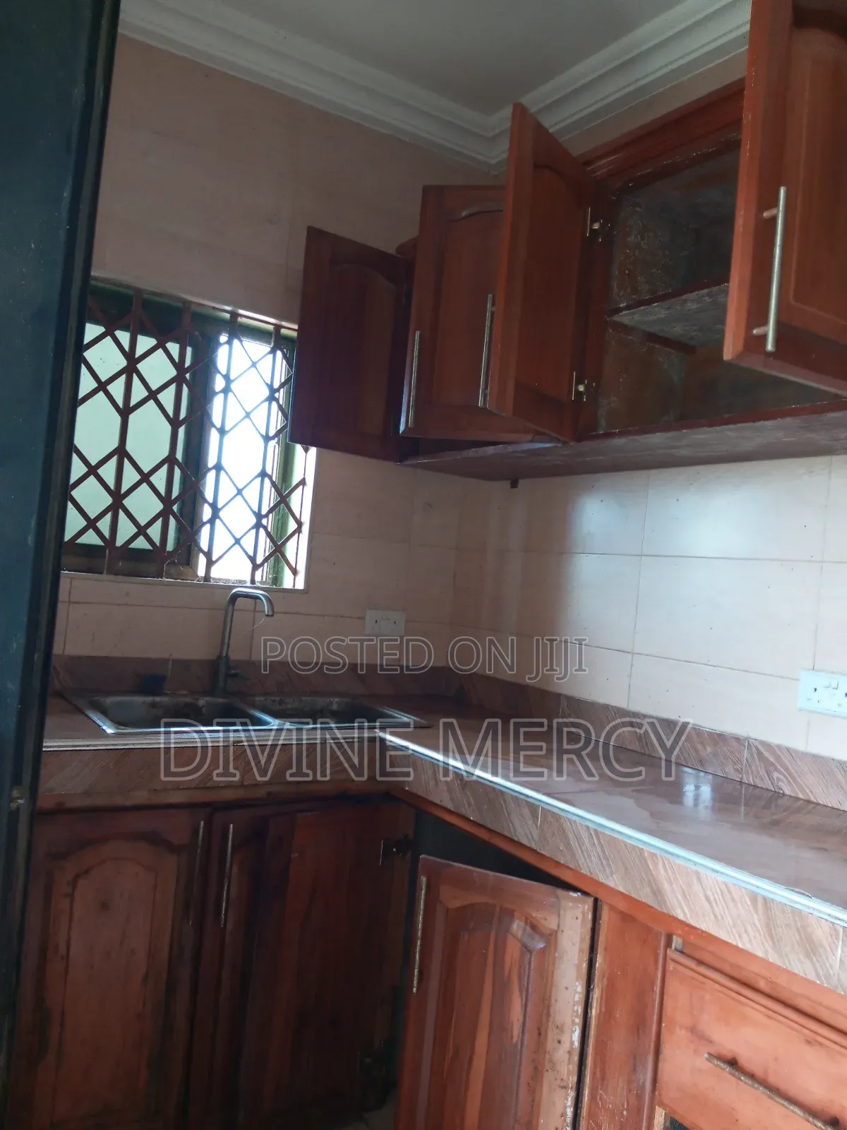 1bdrm Apartment in Adade, Awutu Senya East Municipal for rent