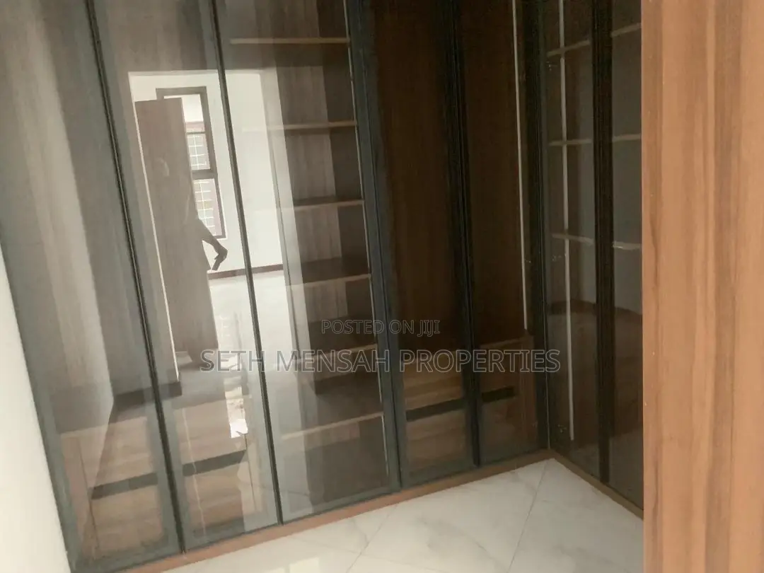 3bdrm House in Skm, Achimota for sale
