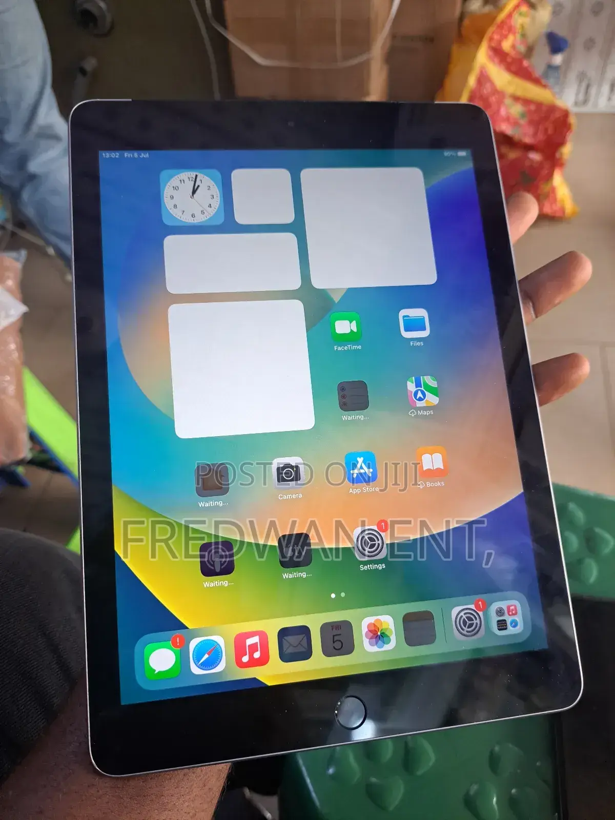 Apple iPad 9.7 128 GB Gray