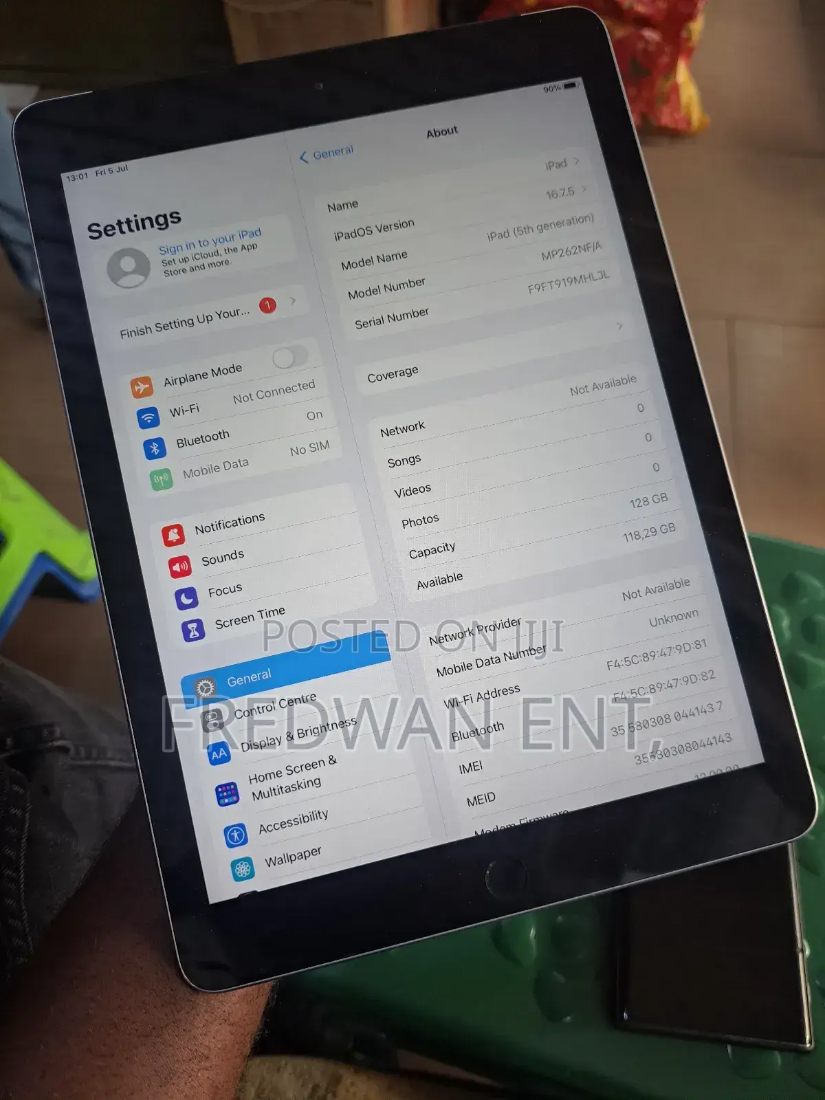 Apple iPad 9.7 128 GB Gray