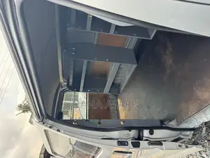 Toyota HiAce 2006 Silver