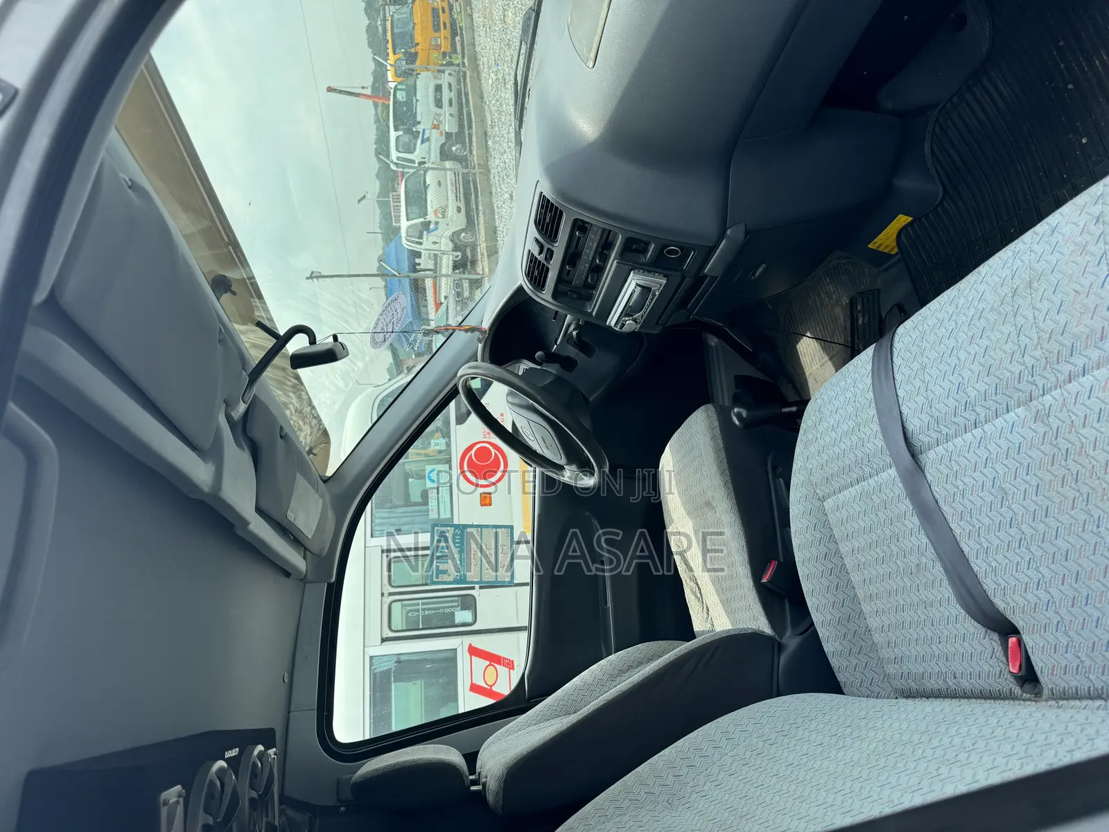 Toyota HiAce 2006 Silver