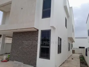 4bdrm House in Sakumono Estate for sale
