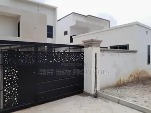 4bdrm House in Sakumono Estate for sale