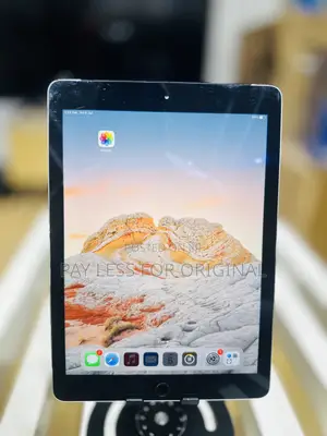 Apple iPad 9.7 32 GB Gray