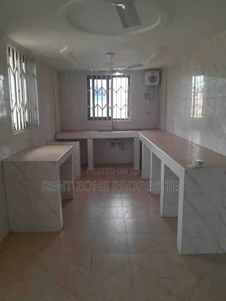 2bdrm Apartment in Rent Zone, Ablekuma for rent