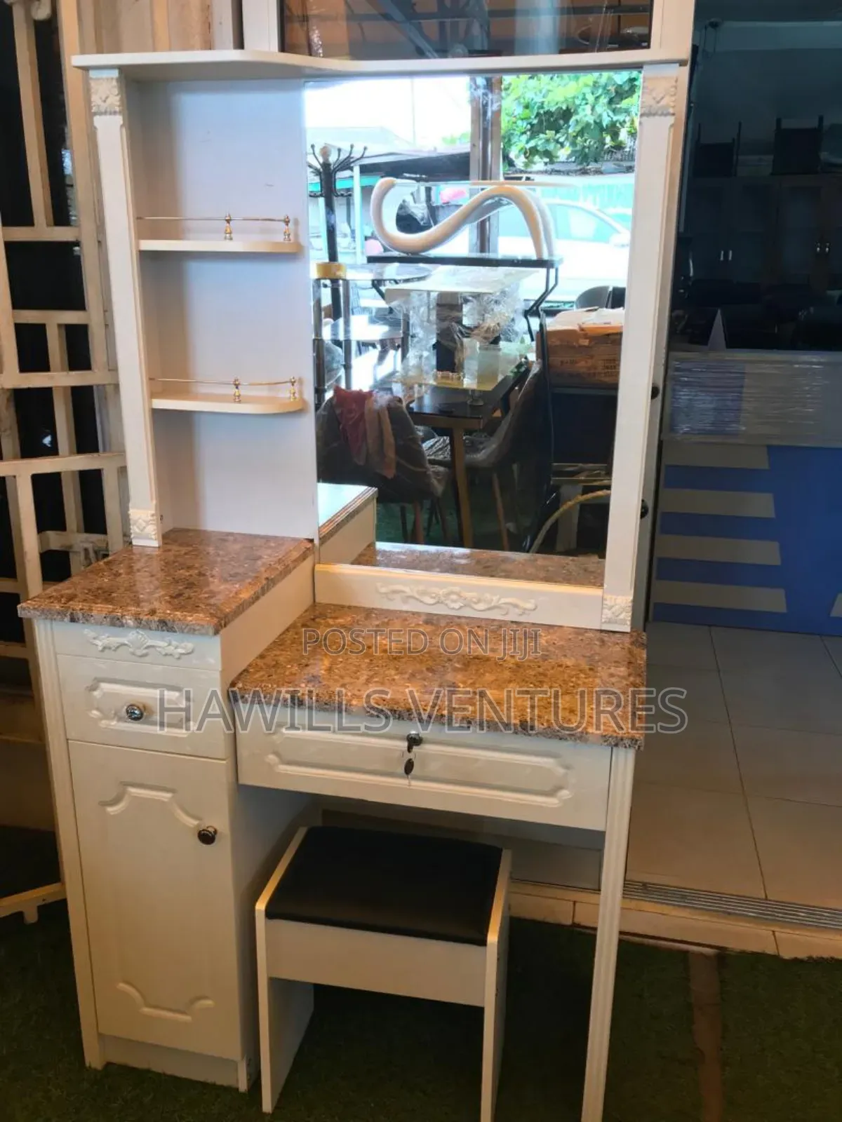 Dressing Table With Chair