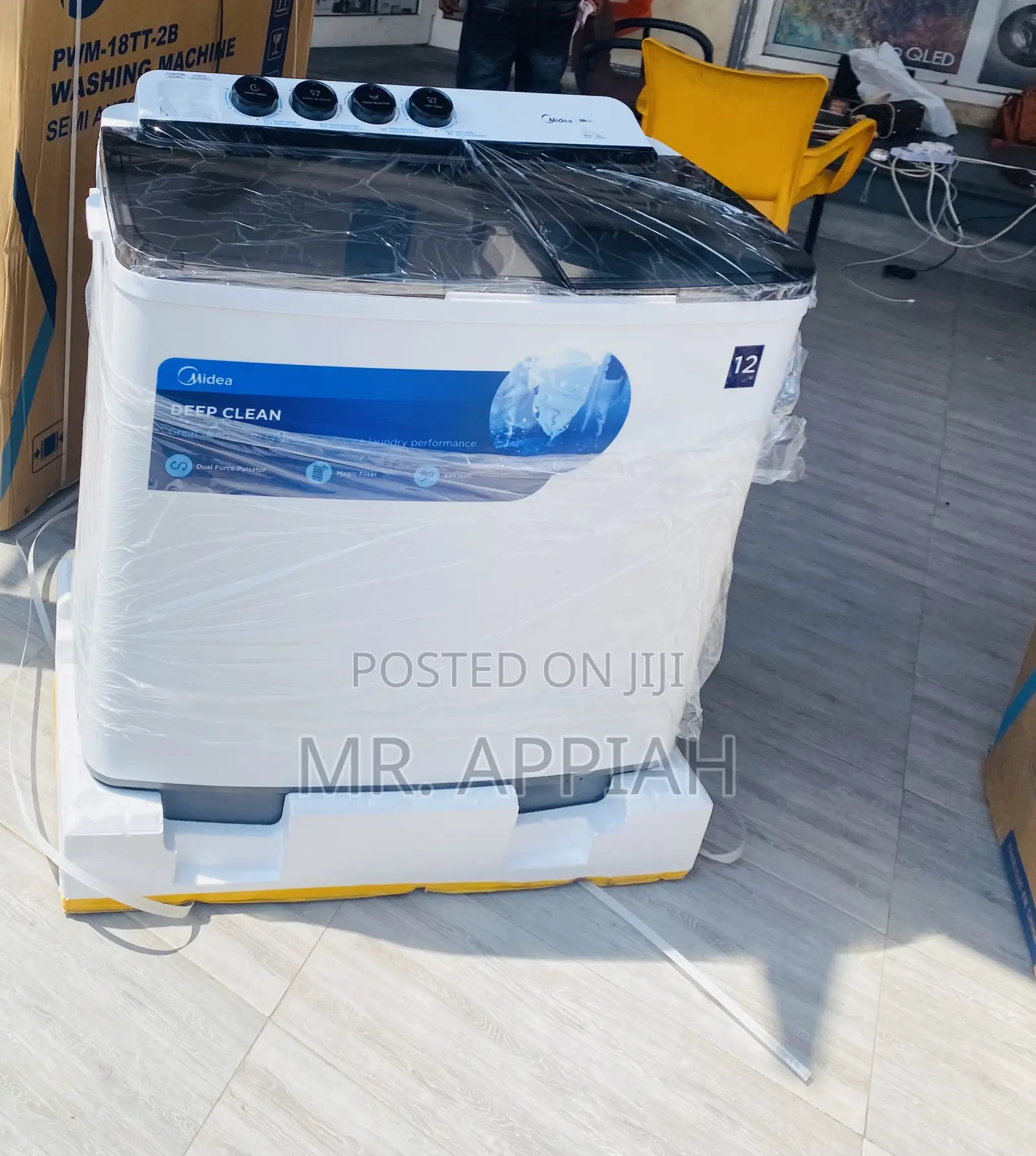 Top Load Midea 12kg Electric Washing Machine.