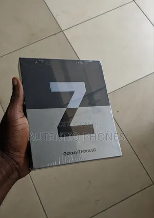 New Samsung Galaxy Z Fold 3 256 GB Gold
