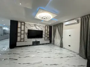 5bdrm Mansion in Botwe School for sale
