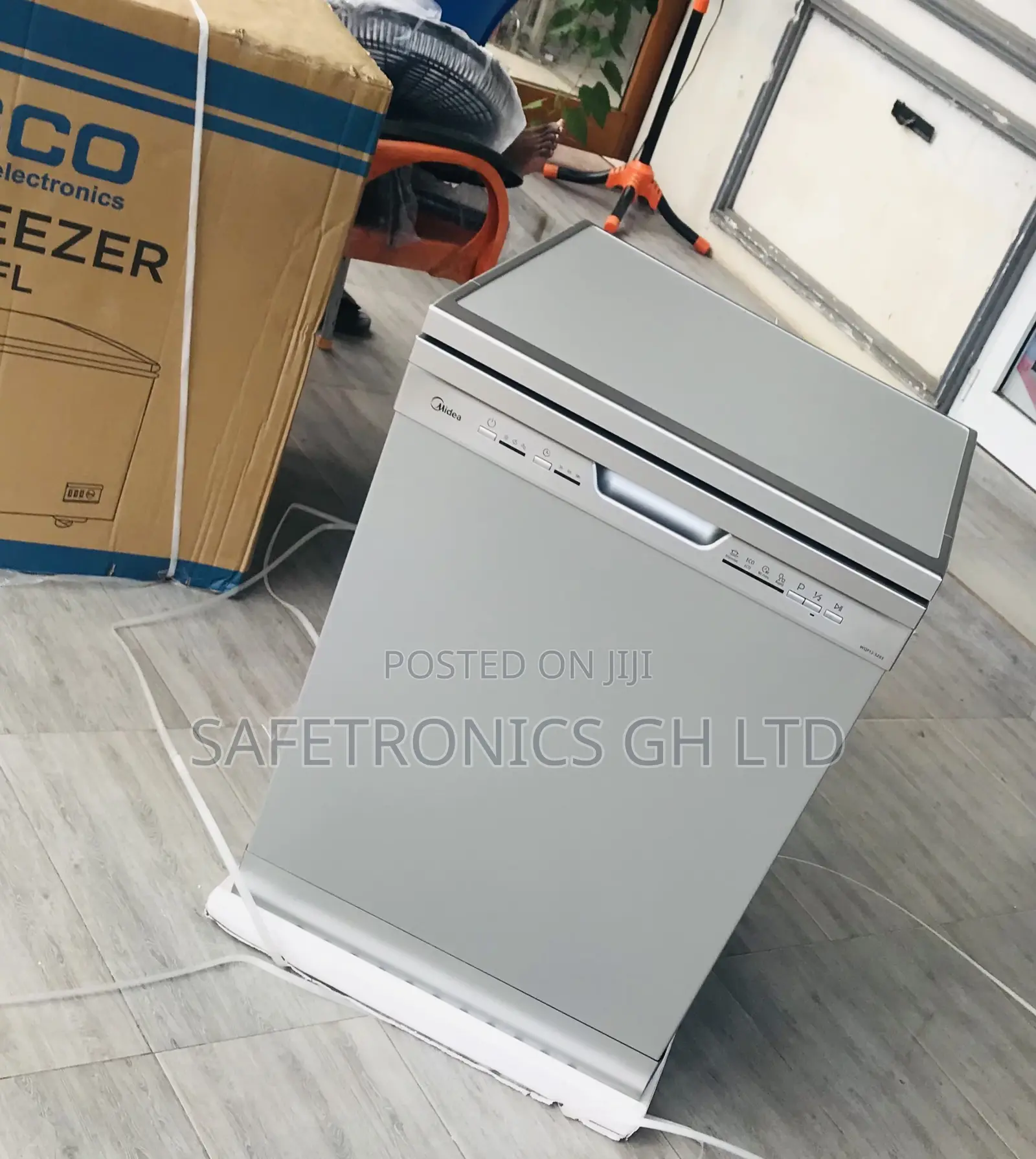 Sealed Midea 12 Plate WQP12-7713E Dishwasher (Gray)