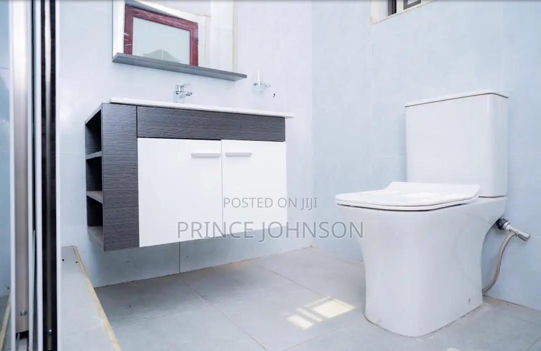 4bdrm House in Md Villa, Sakumono for sale