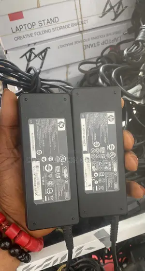 Hp Big Pin Uk  Used (19v—4.74A)90w Laptop Chargers