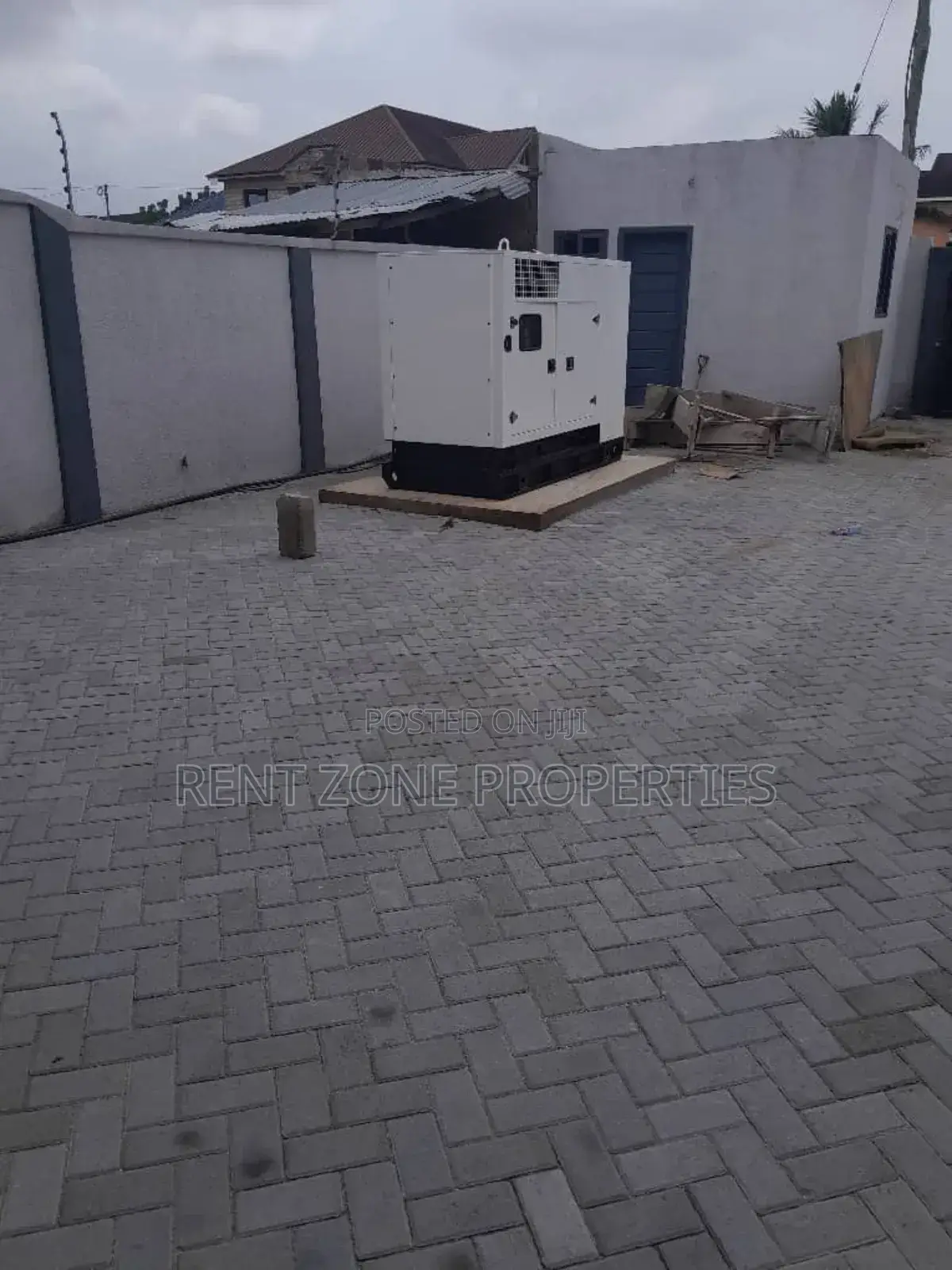 3bdrm Apartment in Ablekuma for rent