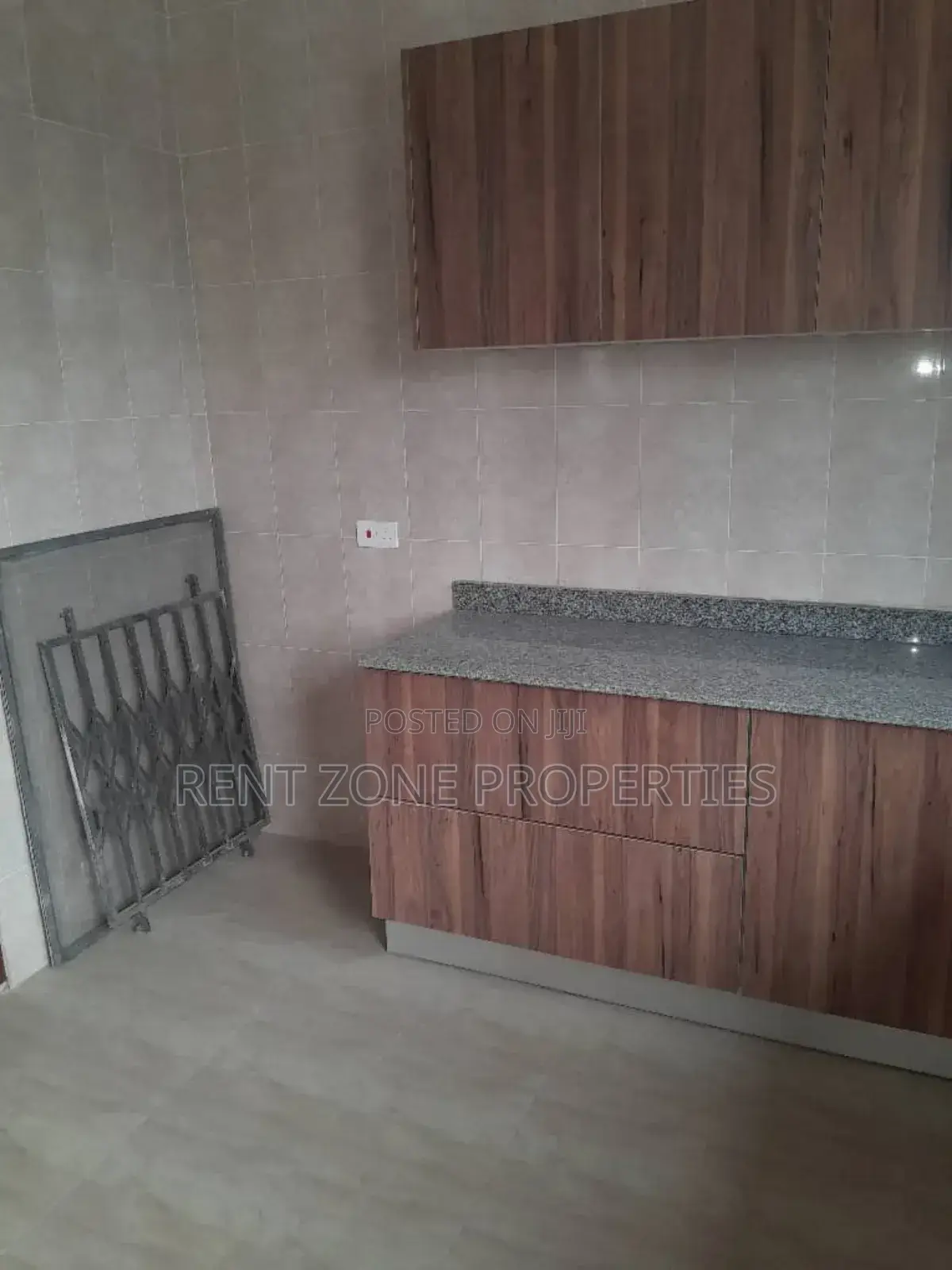 3bdrm Apartment in Ablekuma for rent