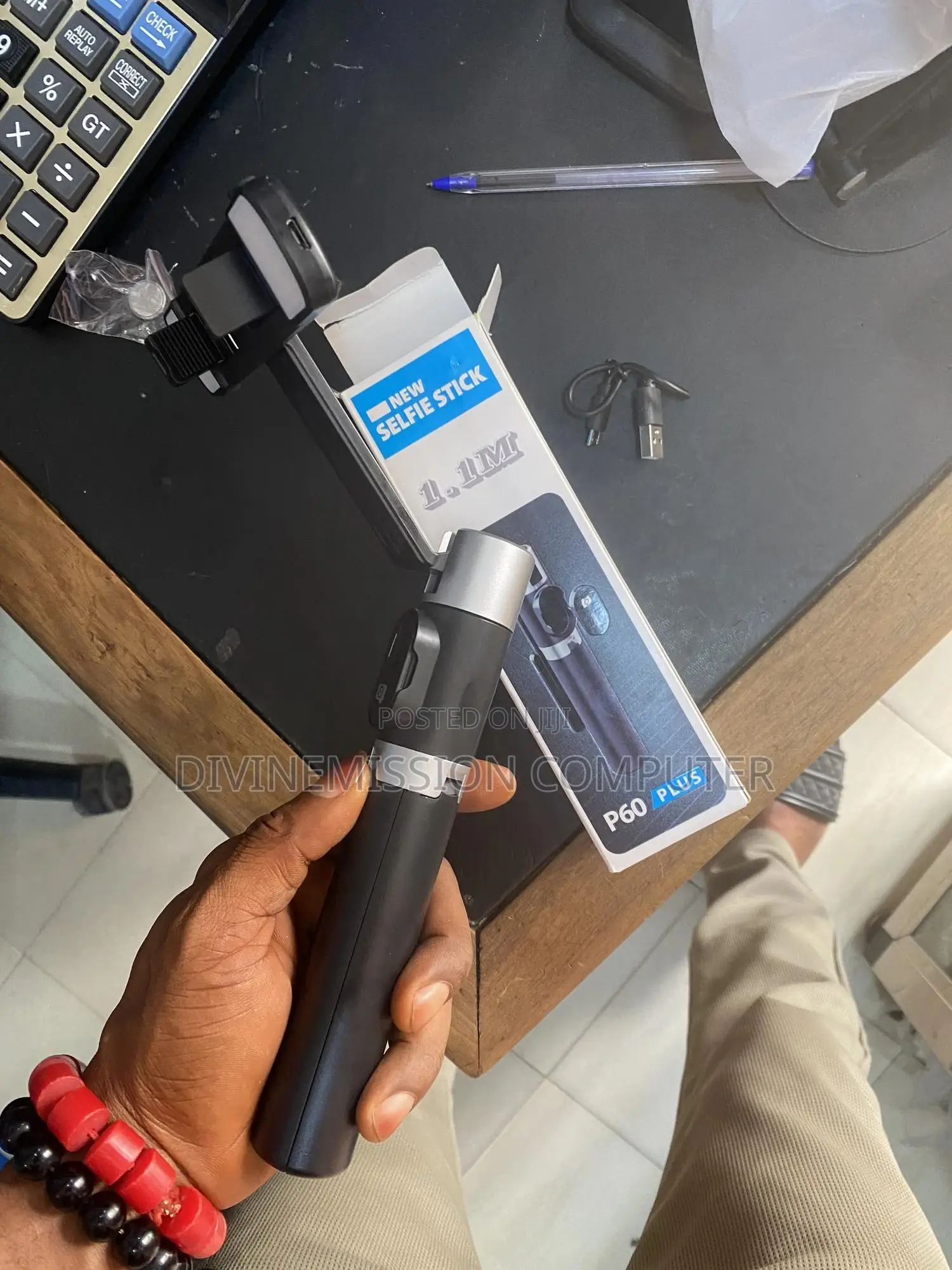 New Selfie Stick (1.1m) P60 Plus Bluetooth Remote Control