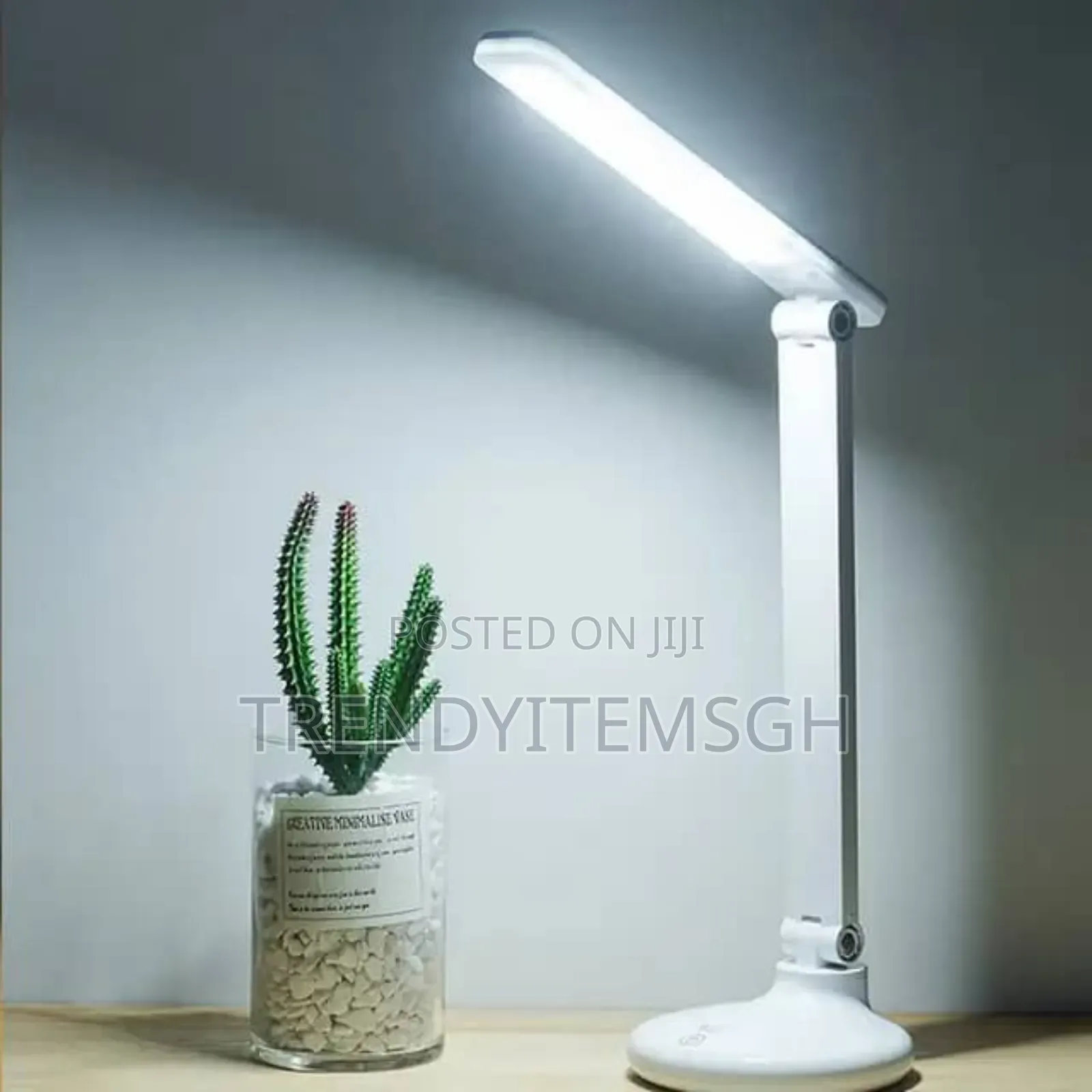 Rechargeable 3 Colours Lithium Protective Eye Table Lamp