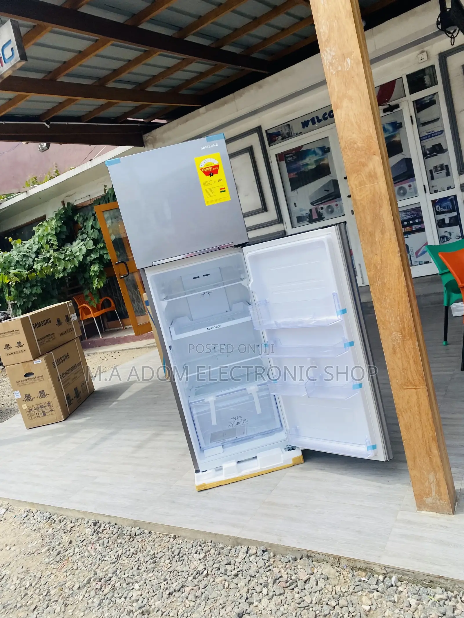 Unique Design Samsung 310L Electric Refrigerator(RT-31).