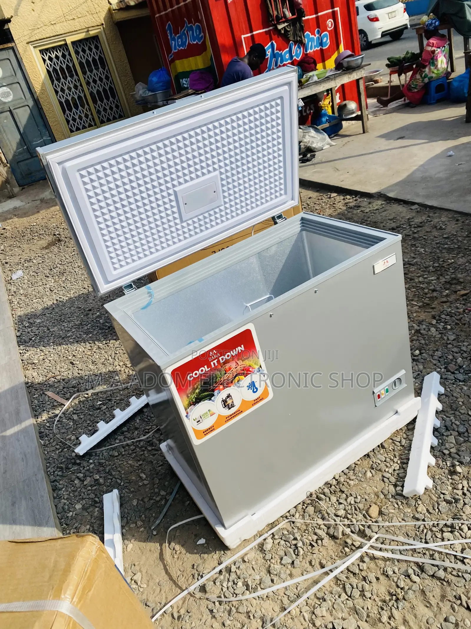 Original Zara 300FL Single Door Electric Chest Freezer.